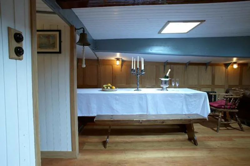 Dining room at St Katherine's luxury barge, HSE24 (photo 10)