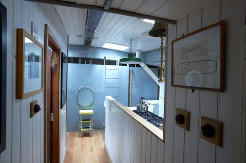 St Katherine's luxury barge, HSE24 (photo 22)