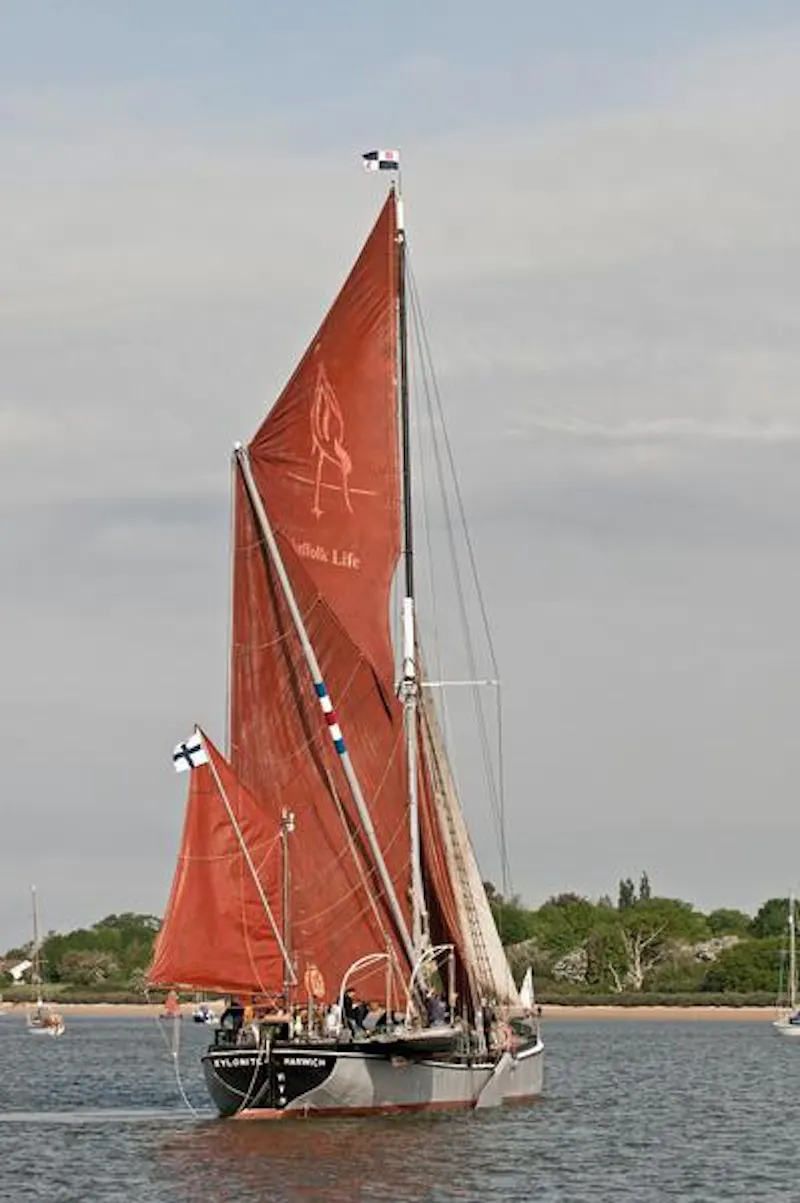 St Katherine's luxury barge, HSE24 (photo 29)