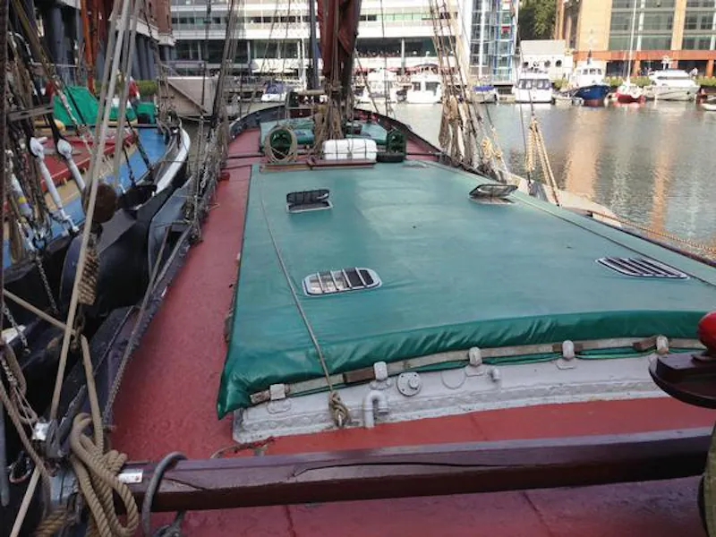 St Katherine's luxury barge, HSE24 (photo 40)