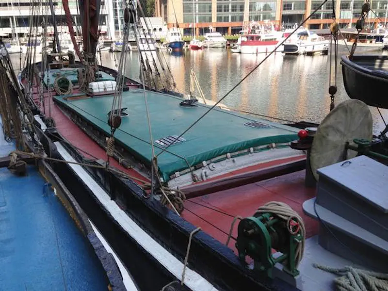 St Katherine's luxury barge, HSE24 (photo 43)