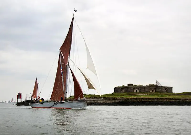 St Katherine's luxury barge, HSE24 (photo 46)
