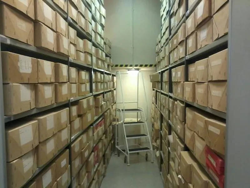 Library at Historic museum in Lambeth, Q83 (photo 12)