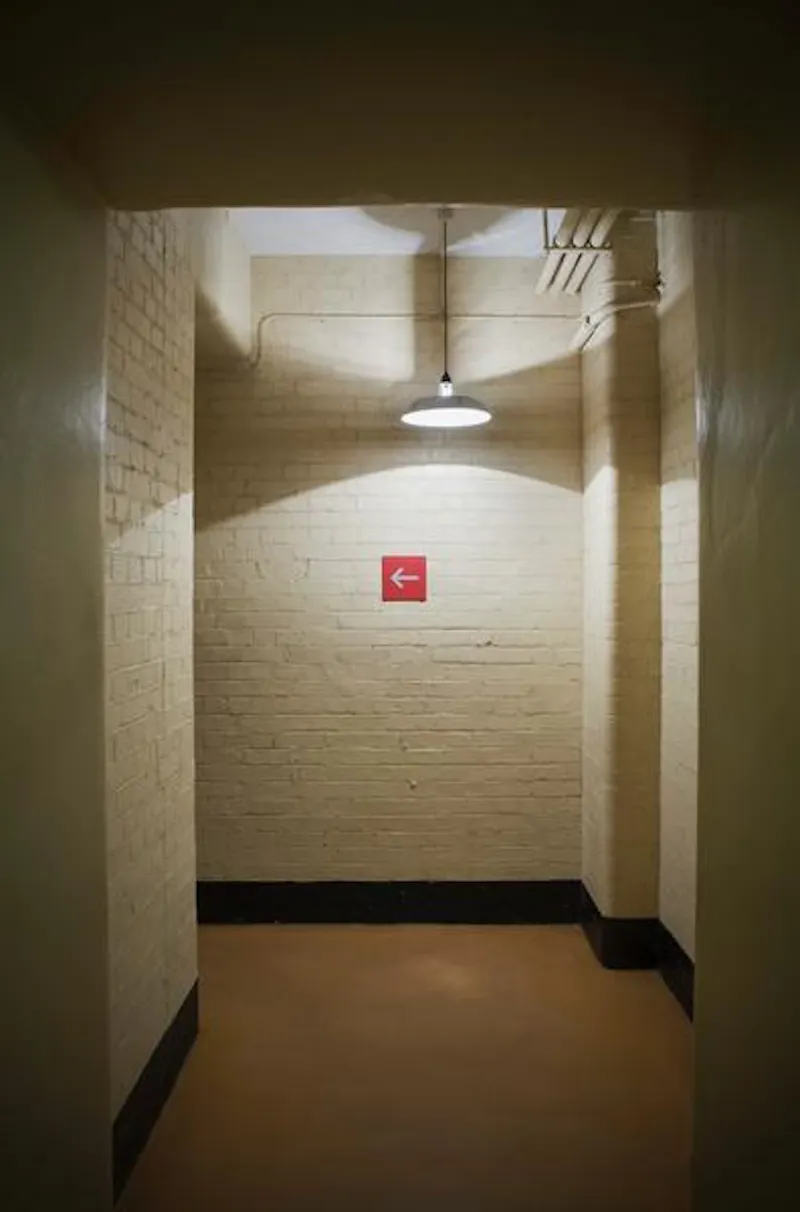 Westminster WWII rooms, Q84 (photo 12)