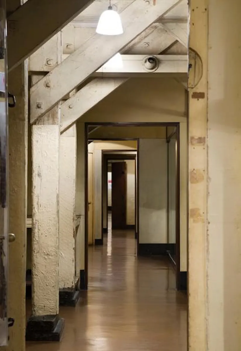 Westminster WWII rooms, Q84 (photo 13)