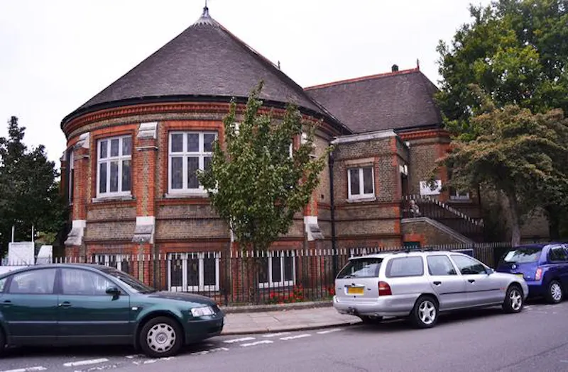 Loughborough Junction music hall, N387 (photo 1)