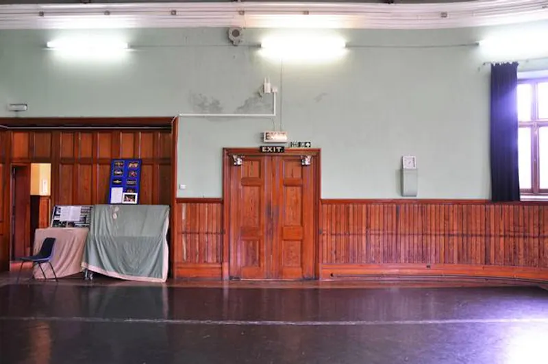 Loughborough Junction music hall, N387 (photo 9)