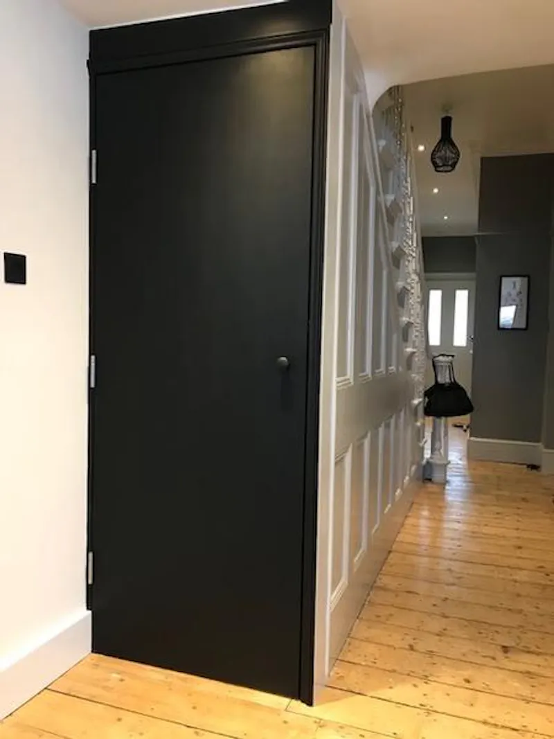 Entrance hall at Streatham family house, B1650 (photo 10)