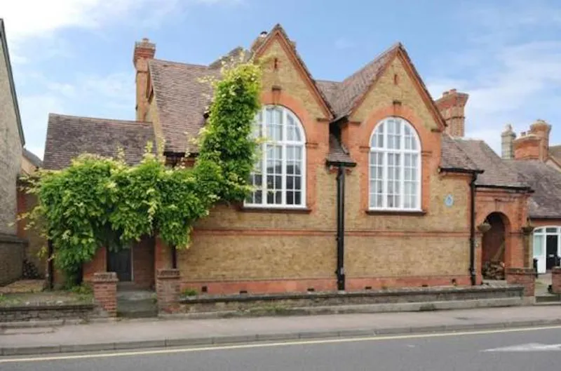 Royston converted police station, Q85 (photo 1)