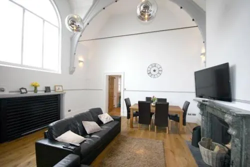 Royston converted police station, Q85