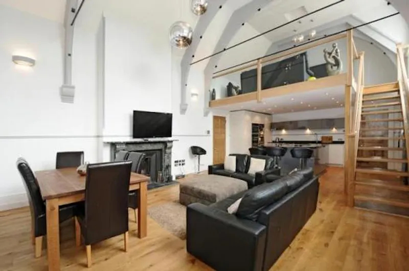 Mezzanine at Royston converted police station, Q85 (photo 3)