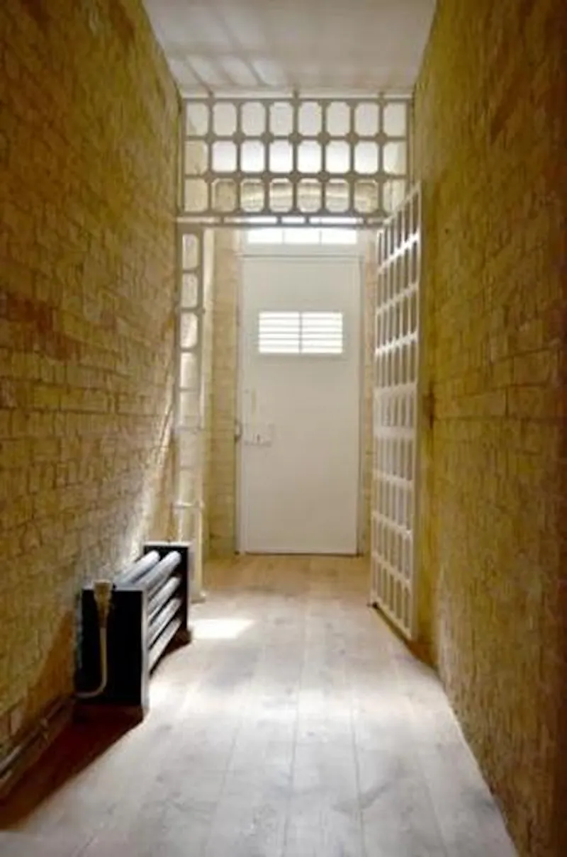 Royston converted police station, Q85 (photo 18)