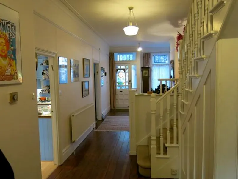 Family house in Streatham, B1651 (photo 6)