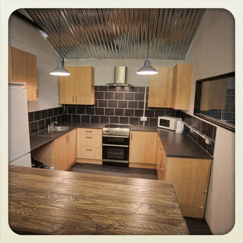 Kitchen at Industrial studio space in Bolton, N388 (photo 7)