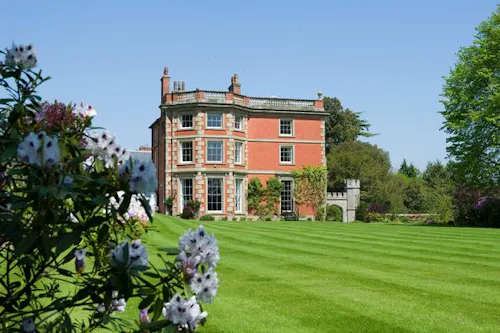 Stately Georgian house in Ledbury, A1362