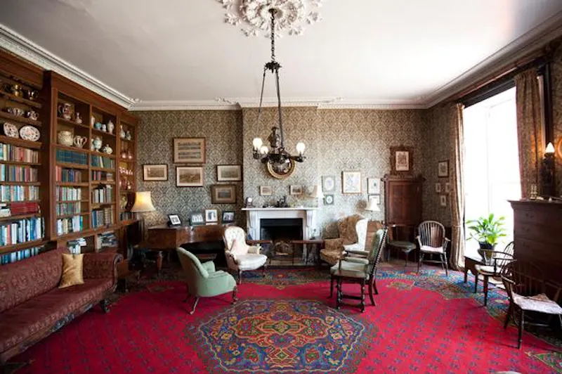 Library at Stately Georgian house in Ledbury, A1362 (photo 4)