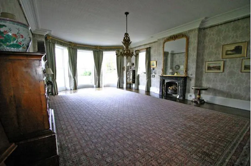 Drawing room at Stately Georgian house in Ledbury, A1362 (photo 8)
