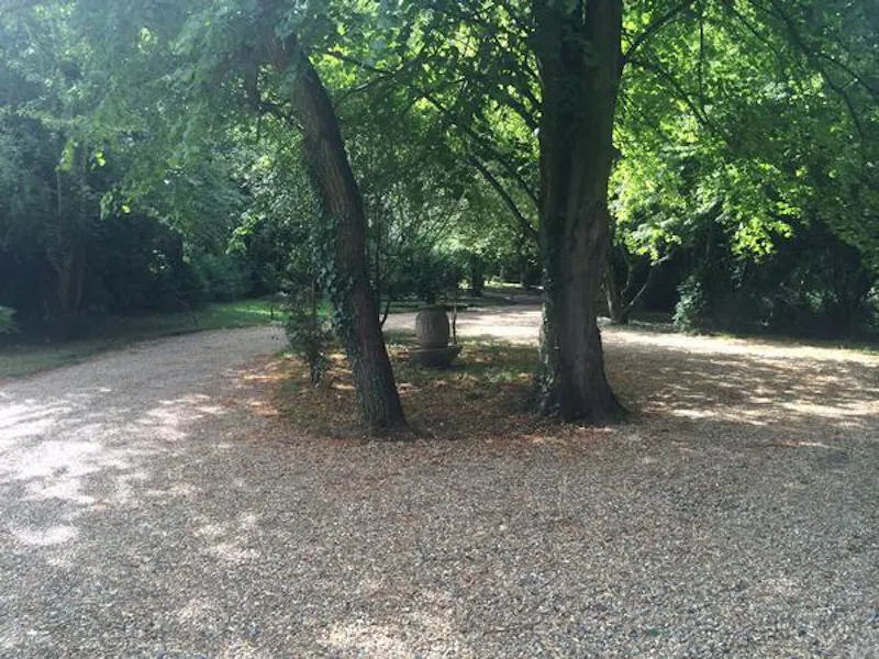 Film location D2200 in Hertfordshire (photo 25)