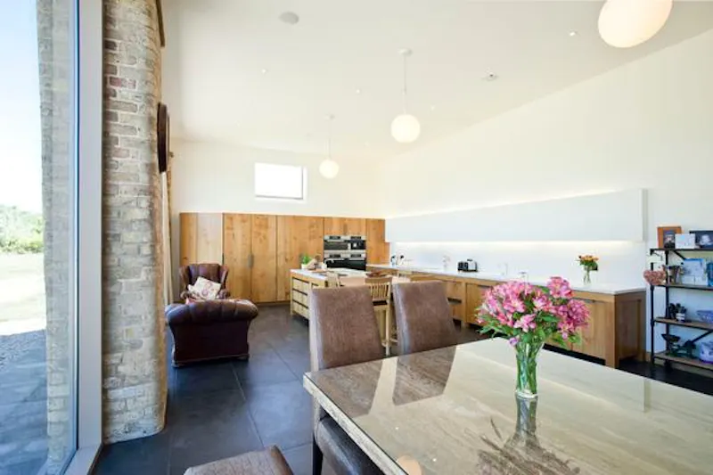 Dining room at Film location D2201 in Lincolnshire (photo 7)