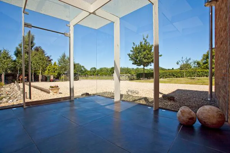 Conservatory at Film location D2201 in Lincolnshire (photo 9)