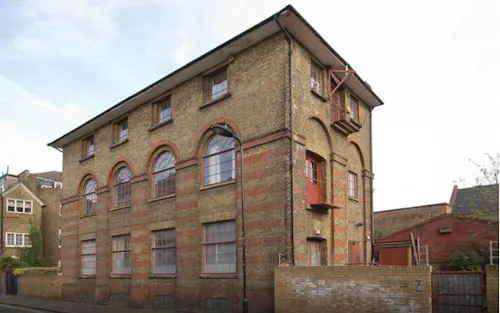 Converted factory in Hackney, F1063