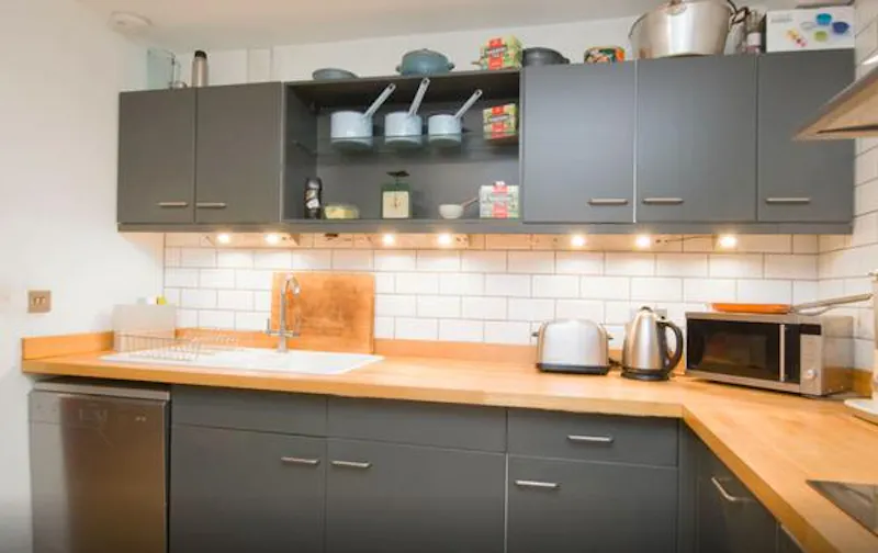 Converted factory in Hackney, F1063 (photo 12)
