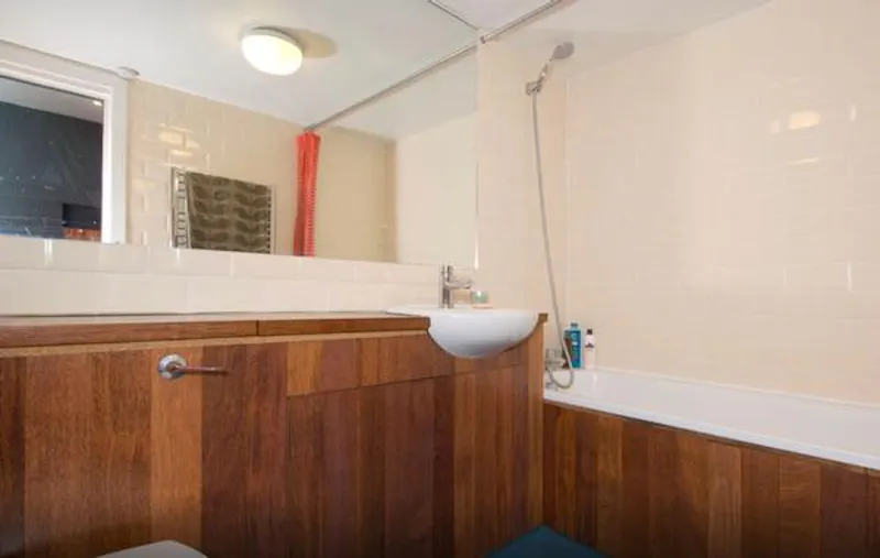 Bathroom at Converted factory in Hackney, F1063 (photo 17)