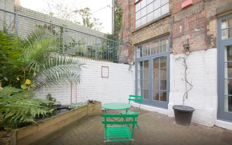 Converted factory in Hackney, F1063 (photo 20)