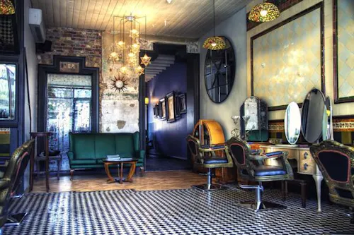 Traditional salon in Peckham, Q89