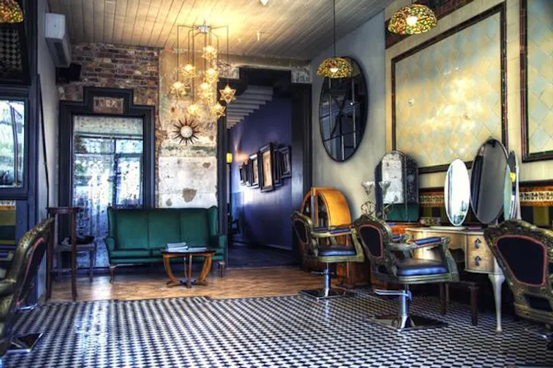 Traditional salon in Peckham, Q89 (photo 2)