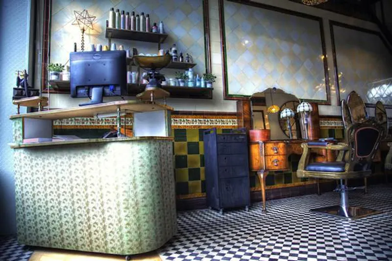 Traditional salon in Peckham, Q89 (photo 3)