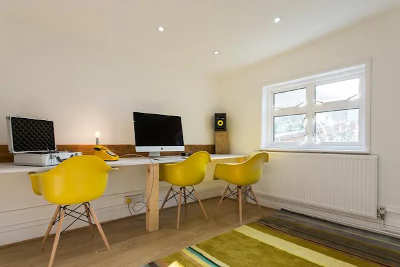 Study at Unique Canonbury studio space, N389 (photo 5)