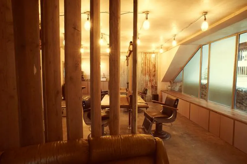 London Fields barber, Q87 (photo 2)