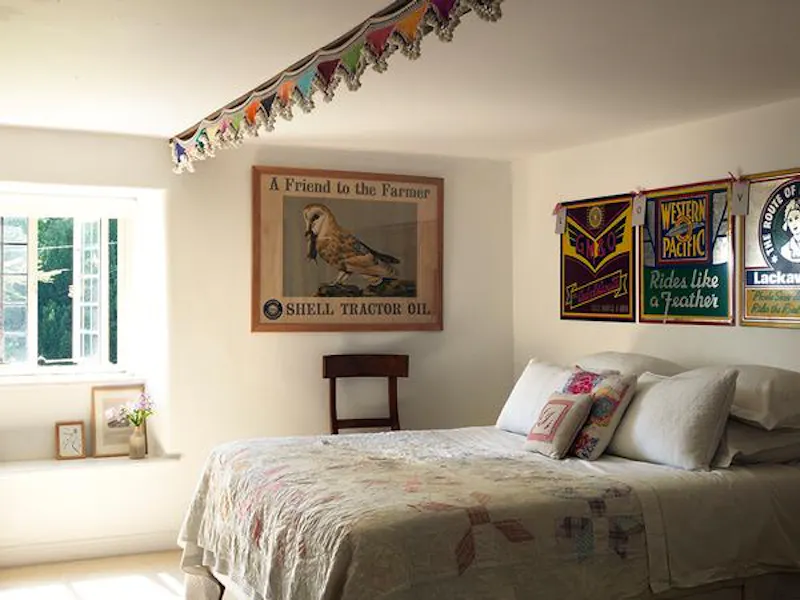 Bedroom at Film location C855 in Oxfordshire (photo 10)