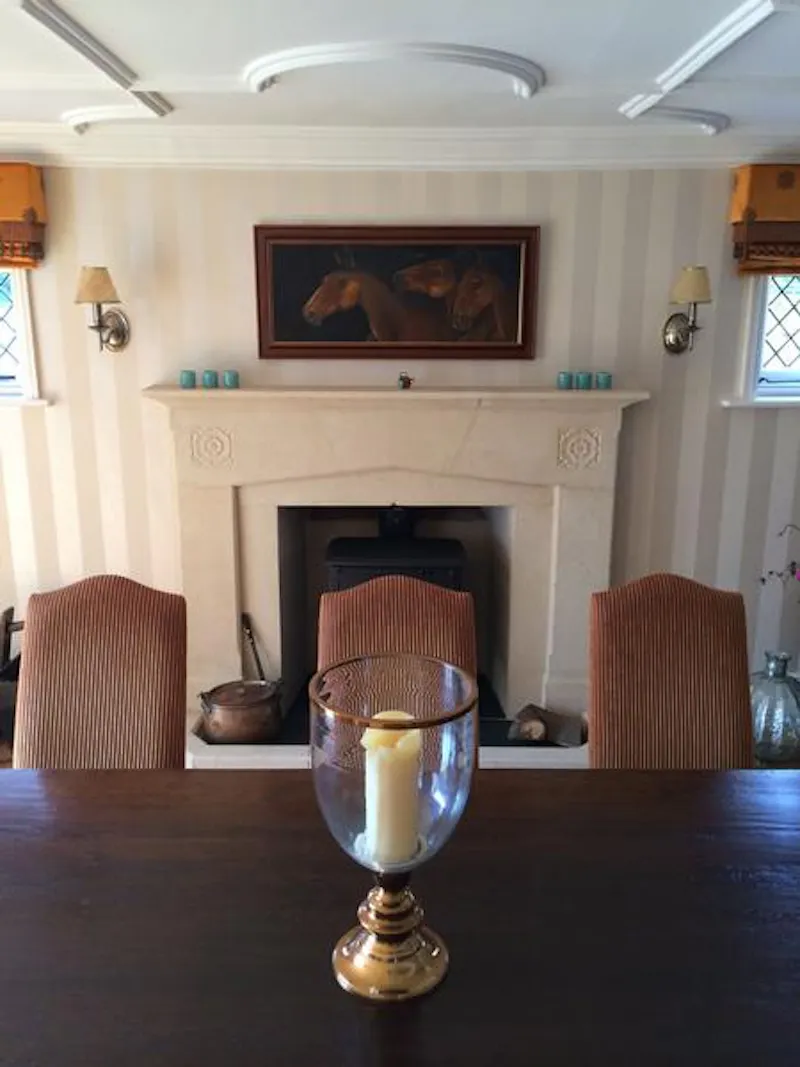 Beautiful Ware Tudor house, M289 (photo 10)