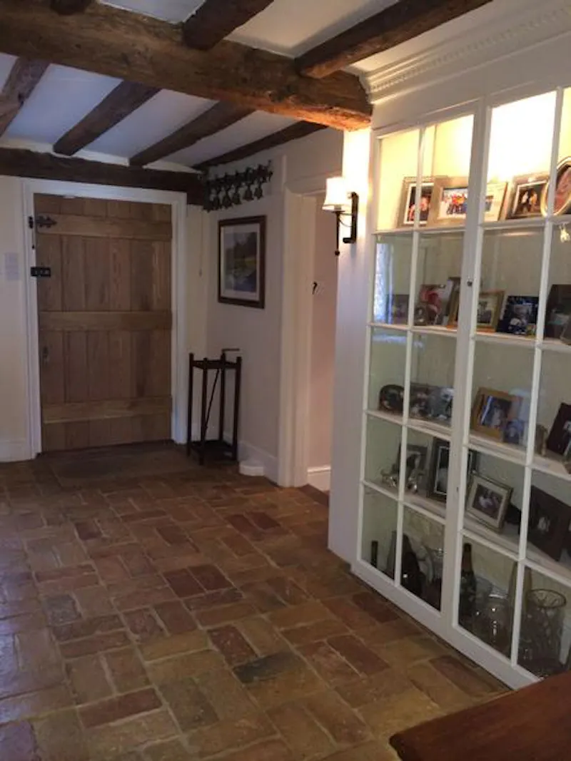 Beautiful Ware Tudor house, M289 (photo 16)