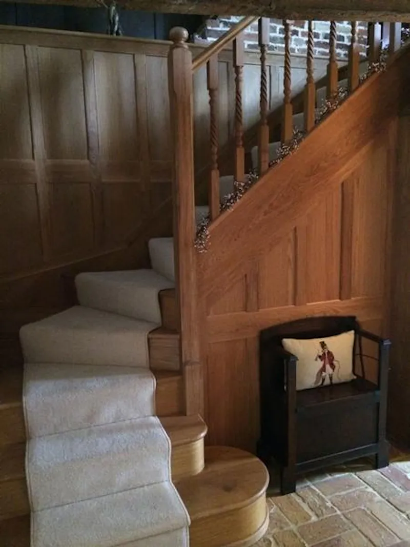 Staircase at Beautiful Ware Tudor house, M289 (photo 20)