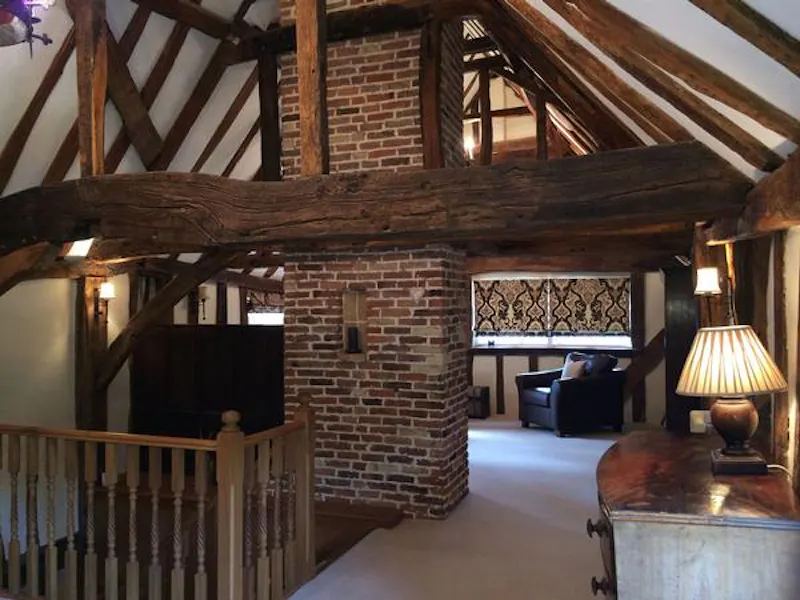 Beams at Beautiful Ware Tudor house, M289 (photo 21)
