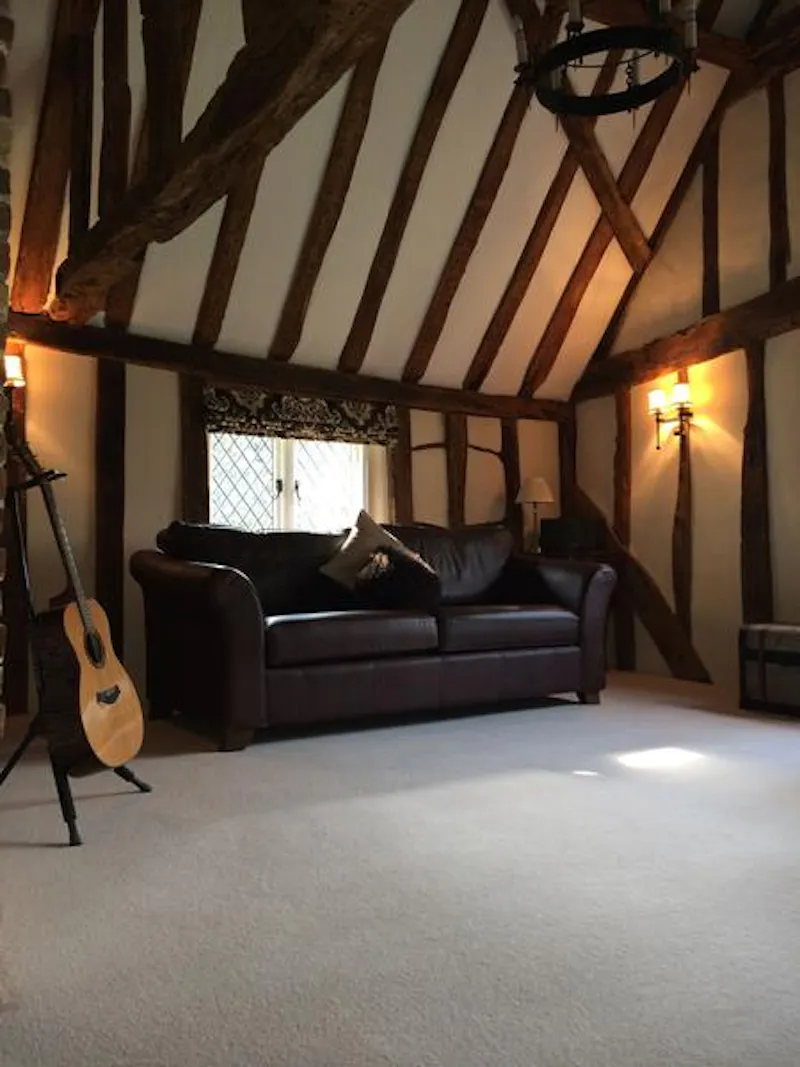 Beautiful Ware Tudor house, M289 (photo 22)