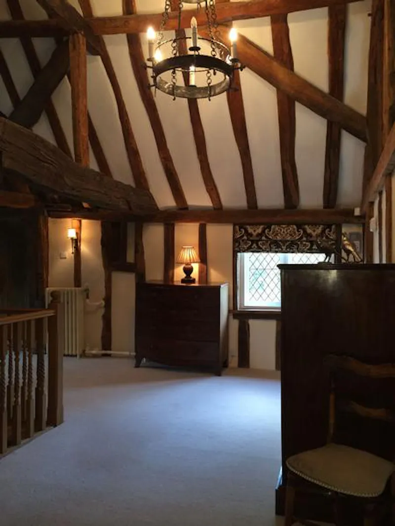 Beautiful Ware Tudor house, M289 (photo 23)