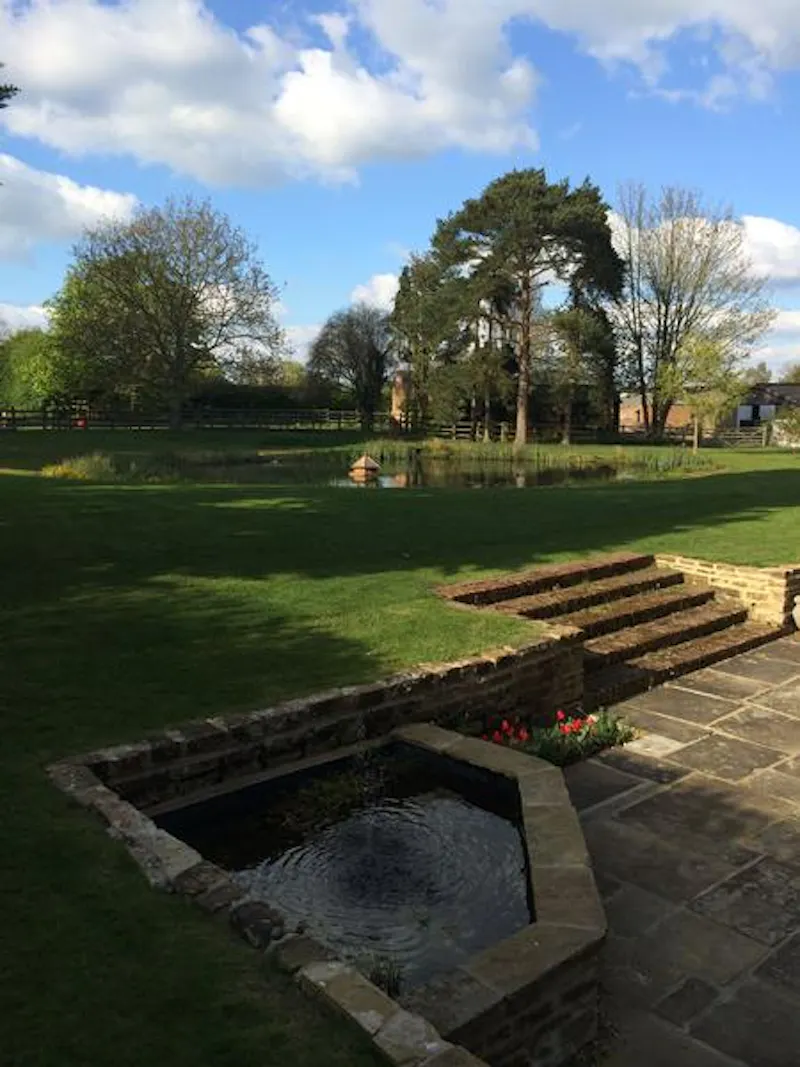 Garden at Beautiful Ware Tudor house, M289 (photo 32)