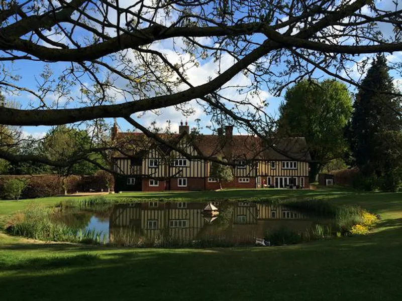 Pond at Beautiful Ware Tudor house, M289 (photo 33)