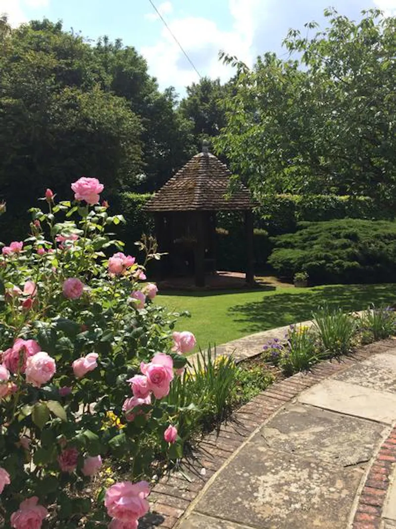 Beautiful Ware Tudor house, M289 (photo 34)