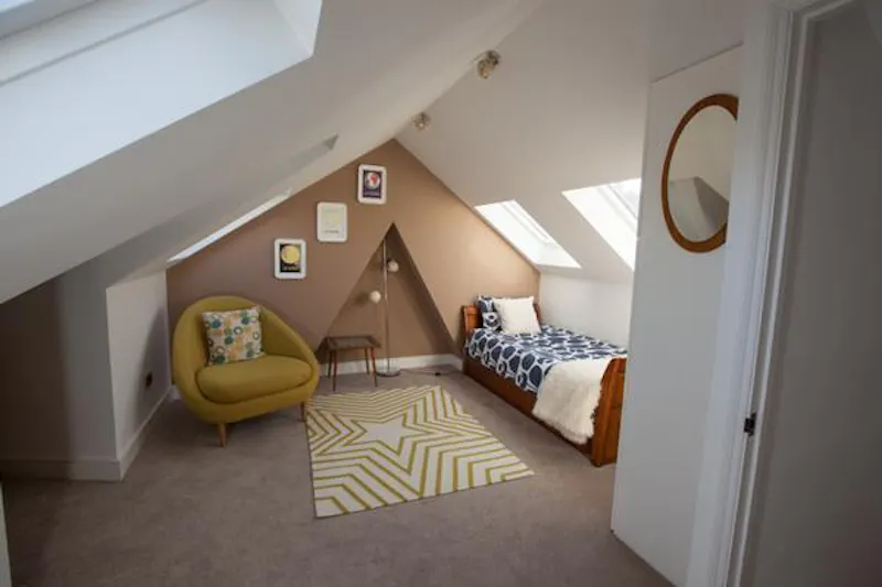 Attic at West Dulwich family house, E408 (photo 41)