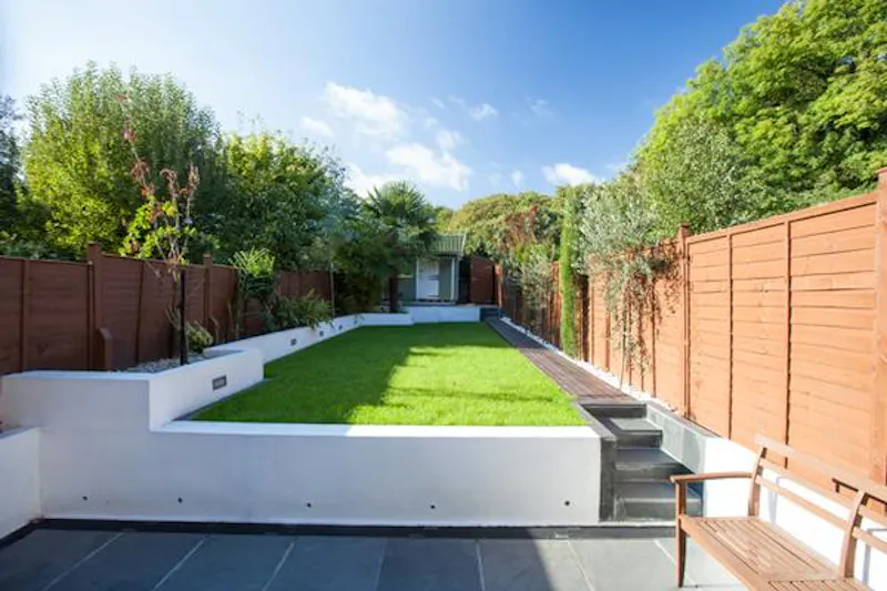Garden at West Dulwich family house, E408 (photo 47)