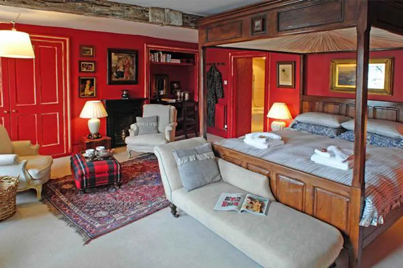 Bedroom at Film location R791 in Gloucestershire (photo 21)