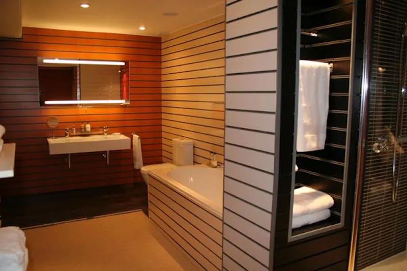 Bathroom at Film location R791 in Gloucestershire (photo 24)
