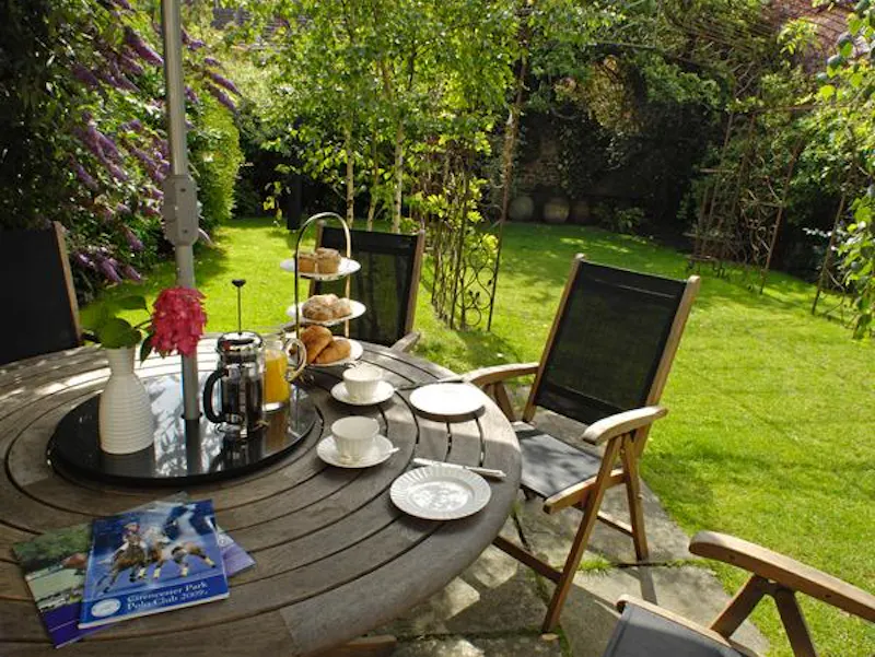 Garden at Film location R791 in Gloucestershire (photo 34)