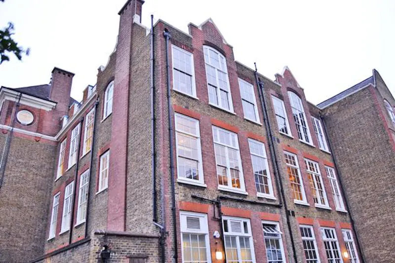 Colourful Angel school/studio, Q95 (photo 1)