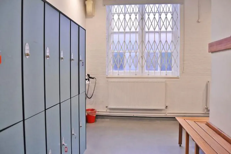 Changing rooms at Colourful Angel school/studio, Q95 (photo 12)